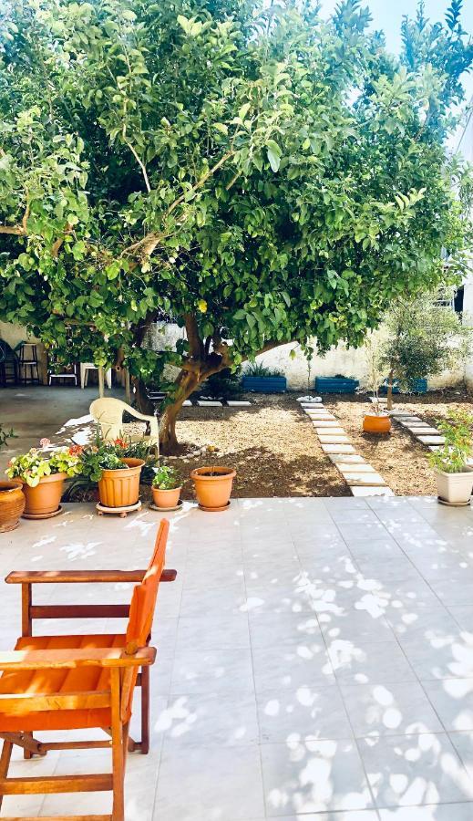 Marble Cool 2-Bedroom Down Town Yard House Kissamos Exterior photo